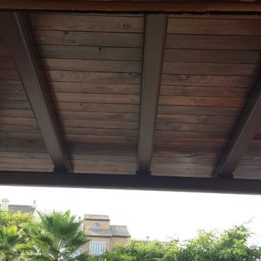 Toldos Juan del Río techo de madera